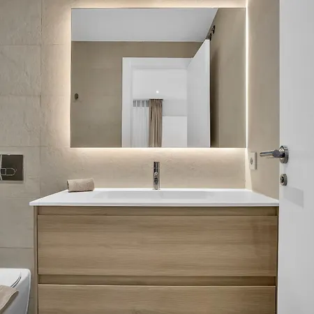 La Viu - Luxury Beachfront 에스테포나