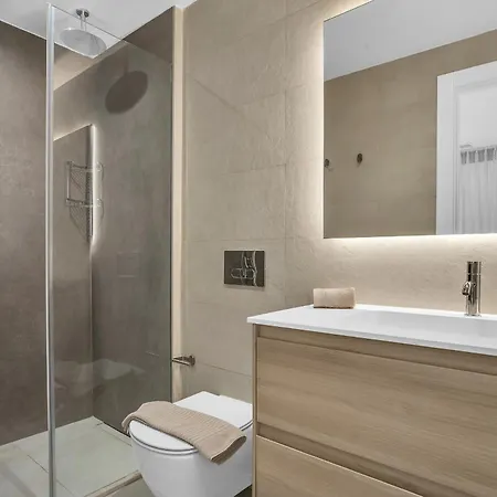 아파트 La Viu - Luxury Beachfront 에스테포나